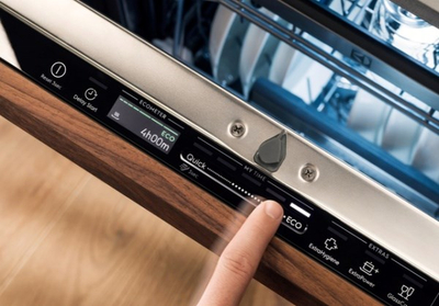 Lavastovilje e integruar Electrolux EEG63410L, seria 700, e bardhë