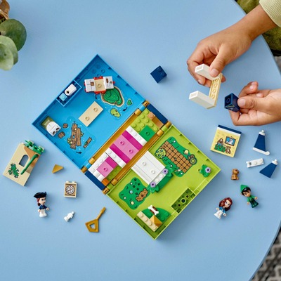 Lodër LEGO Disney Peter Pan dhe Wendy Libri i Aventurave 43220, set ndërtimi për lojë e fantazi, për kalamaj 5+
