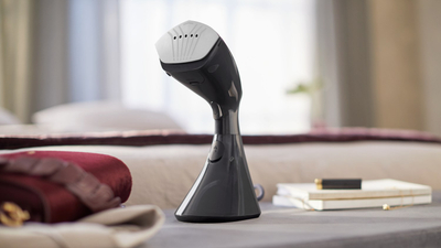 Pajisje me avull për rroba Philips 8000 Series GC800/80, 1600W, 32 g/min, e zezë argjendi