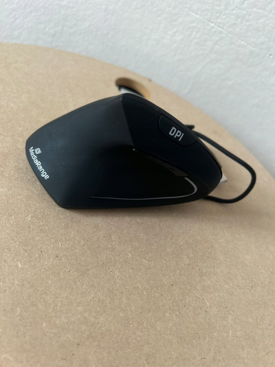 Maus MediaRange MROS231, ergonomik vertikal për dorën e majtë, 2400 DPI, USB, i zi