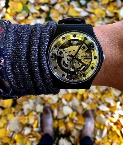 Orë dore Swatch SUOZ147
