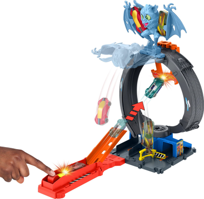 Set loje Hot Wheels City Bat Loop Attack, pistë garash me makinë 1:64, me ngjyra
