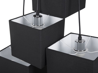 Lampë varëse Beliani Mesta Black, me 5 abazhurë katrorë, metal e tekstil, e zezë