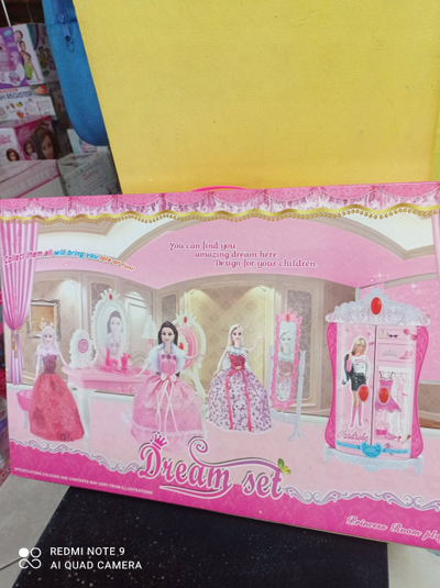 Set lojrash Barbie Dream Set, dhomë princeshe me garderobë dhe tualet, rozë
