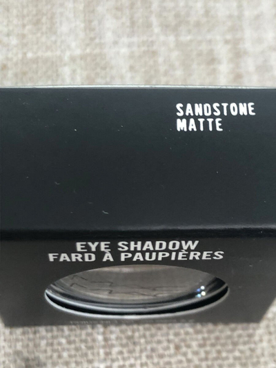 Сенка за очи MAC Cosmetics Fashion Focus Small Eyeshadow Sandstone, 1.5g, неутрална