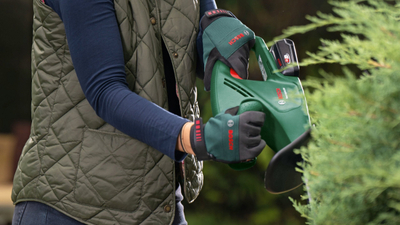 Gërshërë kaçubash Bosch EASYHEDGECUT 18V 44 11 P4A, pa kabllo, 440mm, pa bateri