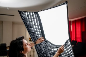 Softbox drejtkëndor Newell 80 x 120 cm, montim Bowens, i zi