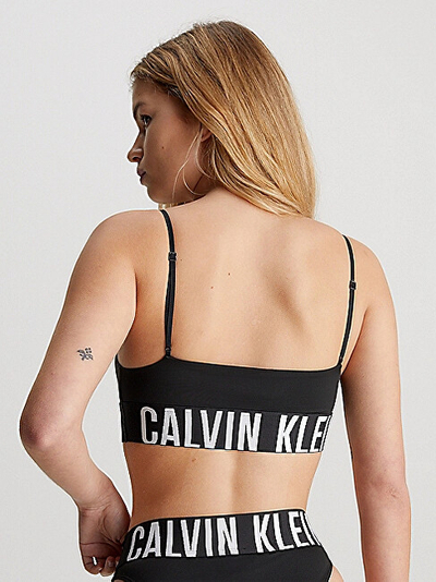 Sytjena pa mbushje Calvin Klein, të zeza