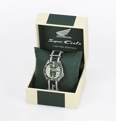 Orë dore Seiko 5 SRPJ75K1, e zezë