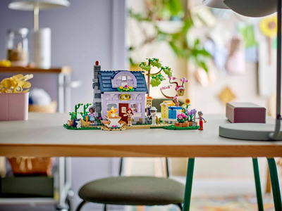 Lodër ndërtimi LEGO Friends 42669 Beekeeper's House and Flower Garden, set ndërtimi, 12+, shumëngjyrëshe