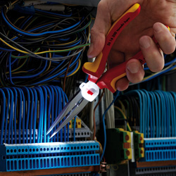 Dritë pune Knipex 00 11 V50, LED, magnetike, plastike e tejdukshme
