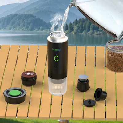 Портабилен апарат за еспресо Lifenaxx To Go LX-060, батерија со USB-C, 60 ml, црн