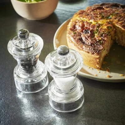 Mulli tavoline për kripë Peugeot Bistro, akrilik i tejdukshëm, mekanizëm prej çeliku inox, transparent