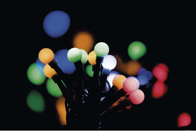Drita festive Emos Cherry Wood Balls, 100 LED, 5m, shumëngjyrëshe