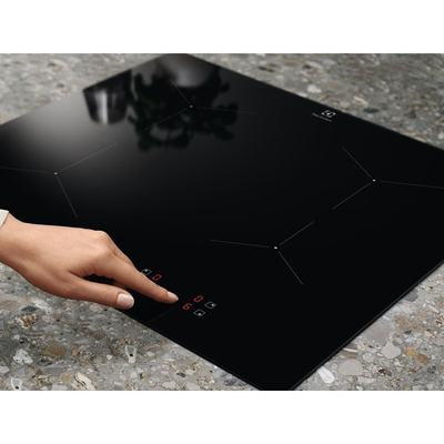 Pianurë inkaso me induksion Electrolux LIL61424C, SLIM-FIT, 4 zona gatimi, e zezë