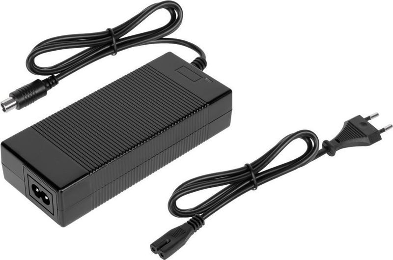 Karikues universal për trotinet elektrik, 42V, 2A, i zi
