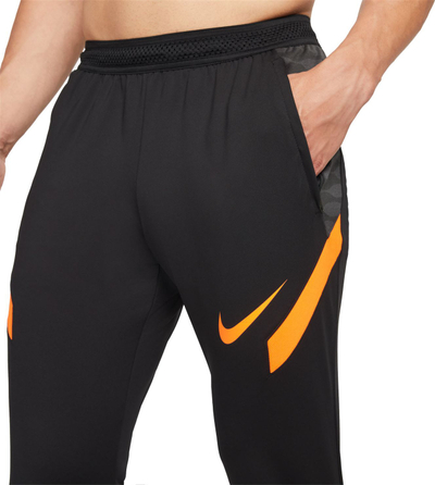 Pantallona sportive Nike Dri Fit Strike 21 për burra, me Dri Fit, ngjyrë e zezë