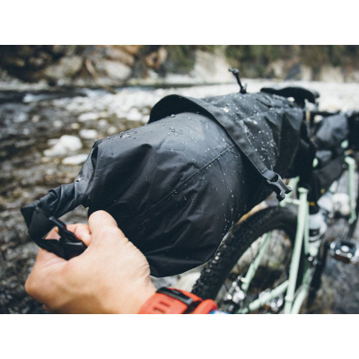 Çantë pasme biçiklete Topeak Backloader për bikepacking, ngjyrë e zezë