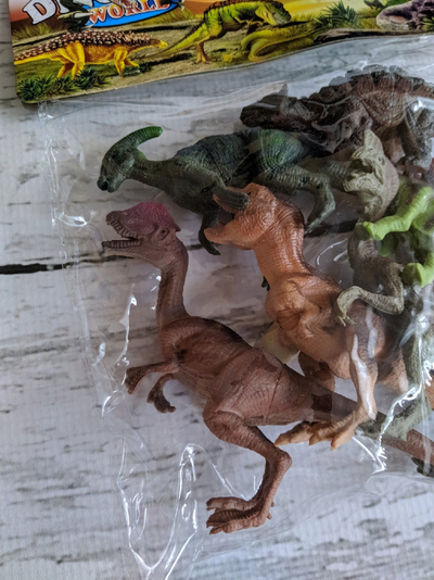 Lodër figura dinosauri UCOK, set 6 copë, 21x24x4cm, shumëngjyrëshe