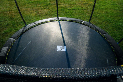 Trampolinë për kopsht G21 SpaceJump 305 cm me rrjetë mbrojtëse, e zezë