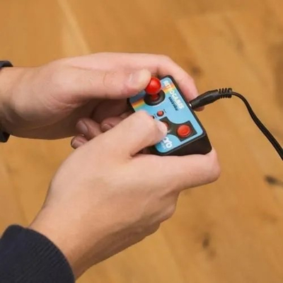 Конзола за игри Find Me a Gift Plug and Play Retro TV Games, 200 игри, директно поврзување со ТВ, шарена