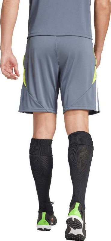 Shorte trajnimi adidas Tiro 24 Training M IR9335, poliestër i ricikluar, teknologji Aeroready, të zeza