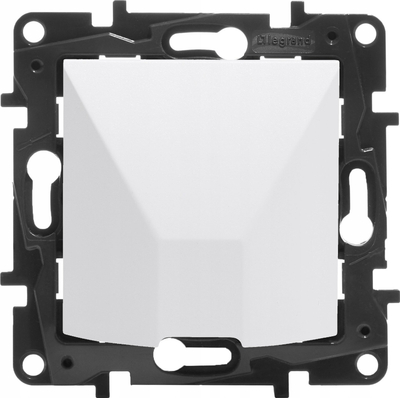 Dalje kabllosh Legrand Niloe Step 863129, IP21, diametër 12mm, e bardhë