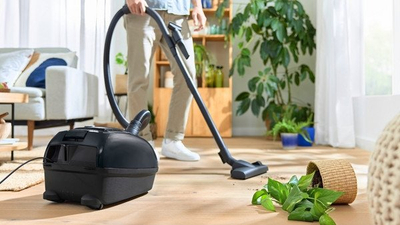 Fshesë me korent Bosch Serie 4 BGB38BA1, 600W, 4L, cilindrike me qese