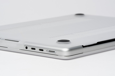Mbrojtëse ZAGG Snap On Hardshell, për MacBook Pro 13" M1 M2 2020, transparente