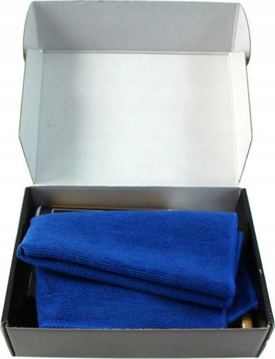 Set për pastrim lëkure Daniel Washington Leather, clean edhe protect, me furça edhe peshqir mikrofiber, i zi