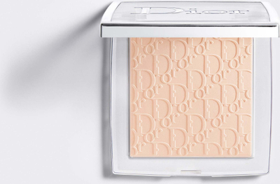 Pudër kompakte Dior Backstage Face &amp; Body, 0N Neutral, efekt mat, për fytyrë dhe trup