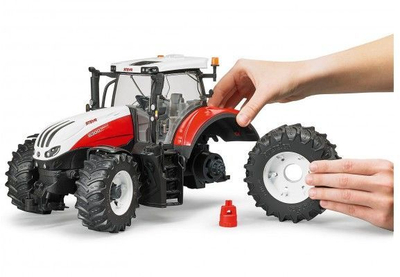Traktor lodër Bruder 6300, i zi