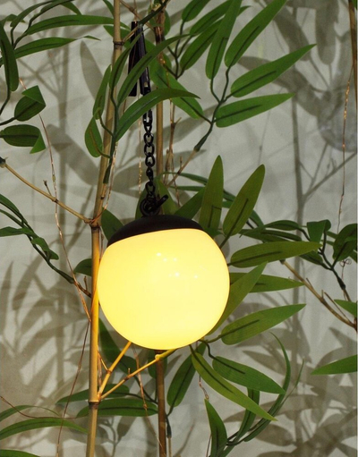 Lampë diellore varëse Saska Garden SP-6639M, sferë plastike 10x30cm, IP44, e bardhë