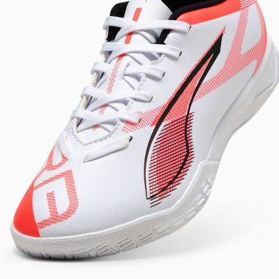 Детски футсал патики Puma Ultra Play Jr IT 108327-01, гумен ѓон без траги, синтетички