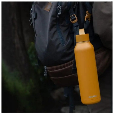 Метална шише Quokka Solid, 630 ml, со ремен, жолта сенф