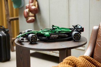 Lodra LEGO Technic Aston Martin AMR25 42240, model bolid F1, set ndërtimi, jeshile