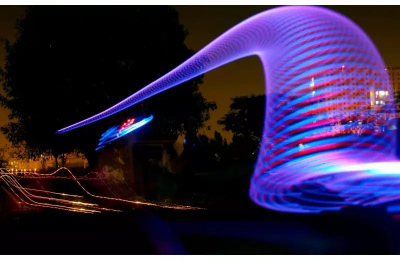 Lodër fluturuese Tosy UFOAir Spinner, me drita LED, kthim bumerang, shumëngjyrëshe