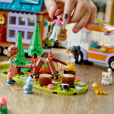 Set LEGO Friends Mobile Tiny House 41735, shpi e vogël kampingu me rrota, mbi 7 vjeç, shumëngjyrësh