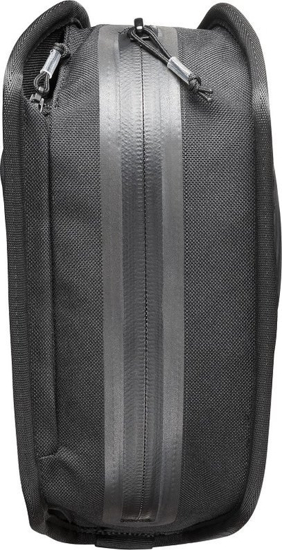 Çantë biçiklete Fidlock Twist Essential Bag Medium, me sistem magnetik TWIST, që s’e zë uji, e zezë