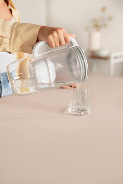 Bрока за филтрирање вода Brita Glass+1 Maxtra PRO, 2.5L, со филтер MAXTRA PRO, сива
