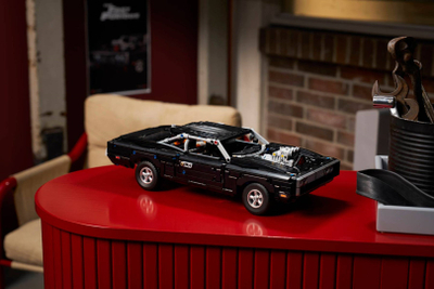 Set LEGO Technic Dodge Charger R/T 42231, 1516 pjesë, model makine, i zi
