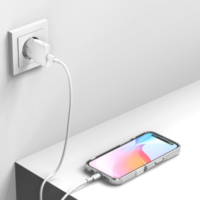 Set aksesorësh 4smarts 7in1 Value për iPhone 16 Pro Max, 3 kllëfa MagSafe, xhama mbrojtës edhe karikues i bardhë