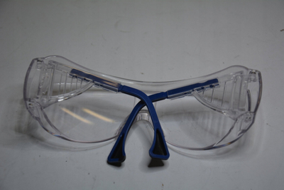 Syze mbrojtëse Uvex 9161.005 Overspecs, lente panoramike, xham transparent
