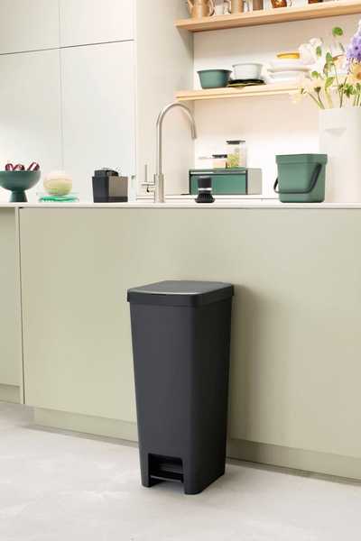Koshi mbeturinash Brabantia 800023, me pedale, 40L, i zi