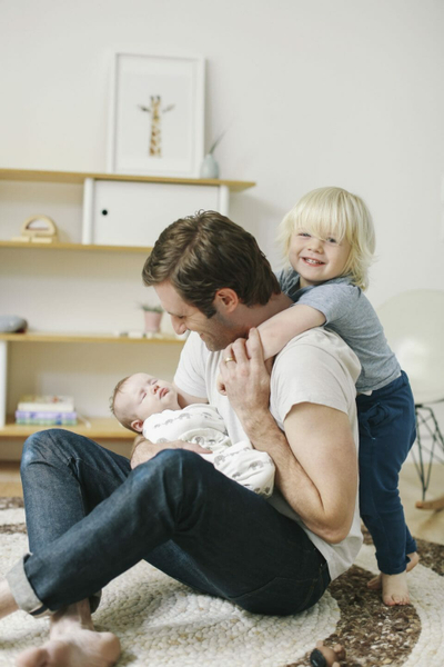 Batanije mbështjellëse Ergobaby Swaddler, dizajn me elefantë, për foshnje, e bardhë