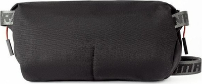 Çantë crossbody Skinarma Fardel, me rrip shpatulle, që s’e kap uji, e zezë