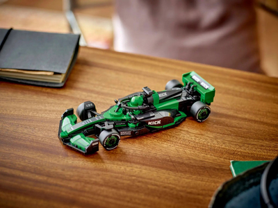 Set LEGO KICK Sauber F1 Team C44 Racing Car 77247, model ndërtimi, shumëngjyrësh