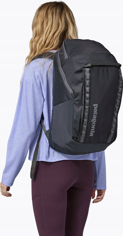 Çantë shpine Patagonia Black Hole Daypack 32L, me ndarje për laptop 15\", që nuk e ha moti, e zezë