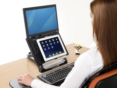 Stendë laptopi Fellowes Smart Suites 8024801, deri 17", me 4 porta USB, e zezë