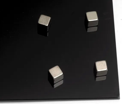 Magnetë për tabelë qelqi Naga, kub 10 x 10 x 10 mm, set 4 copë, metalik